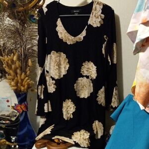 Karen Kane Black V-Neck Top